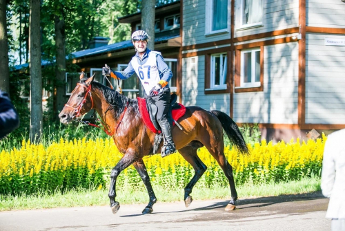  Мы продолжаем знакомить вас с номинантами V юбилейной премии Федерации конного спорта России! 